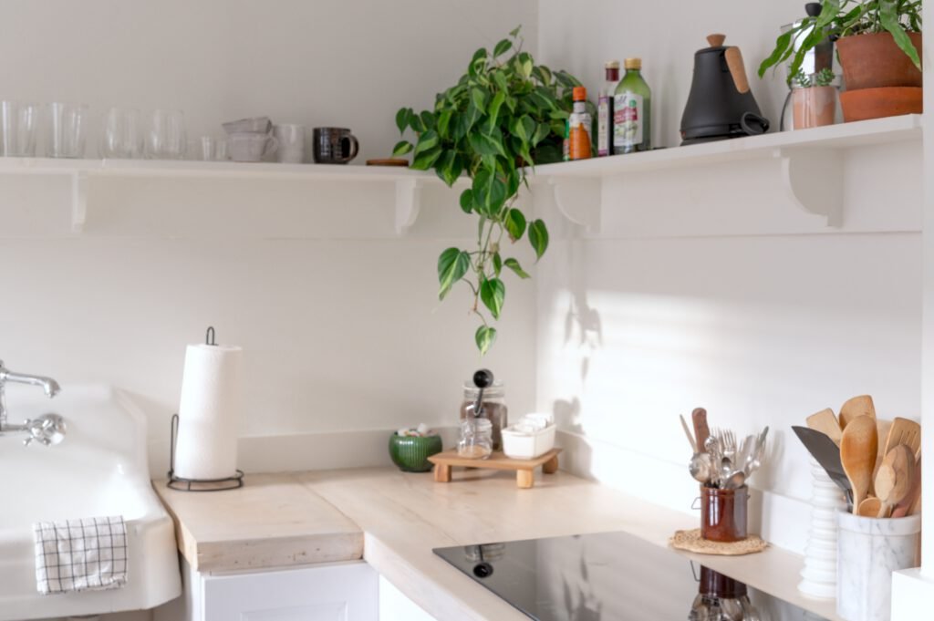 clean kitchen airbnb in the uk